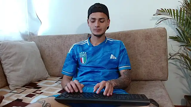 Snapshot of Jeffstyle18 chatting on October 11, 2025, 8:54 pm Jeffstyle18 online show from October 11, 2025, 8:54 pm