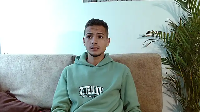 Snapshot of Jeffstyle18 chatting on October 13, 2025, 7:48 pm Jeffstyle18 online show from October 13, 2025, 7:48 pm