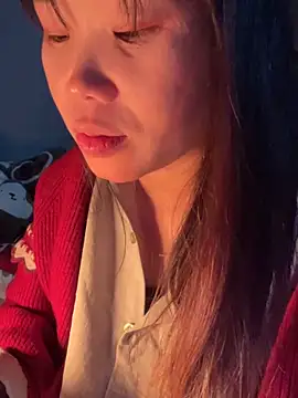 Snapshot of Laura8910 chatting on January 17, 2025, 12:42 pm Laura8910 online show from January 17, 2025, 12:42 pm