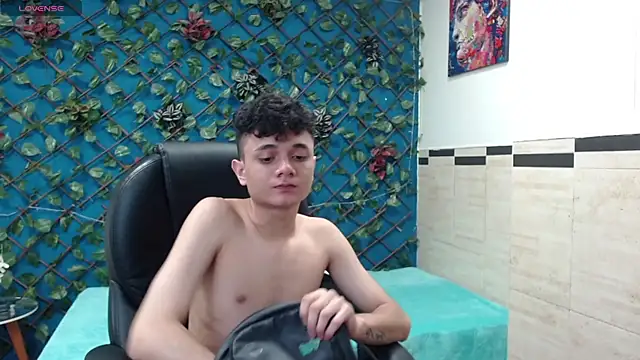 Waturox online show from March 17, 2025, 10:40 pm