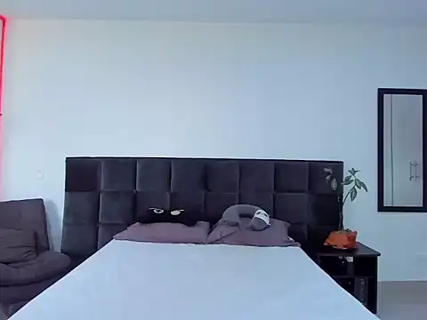 Alexander Martines online show from October 17, 2025, 9:05 pm