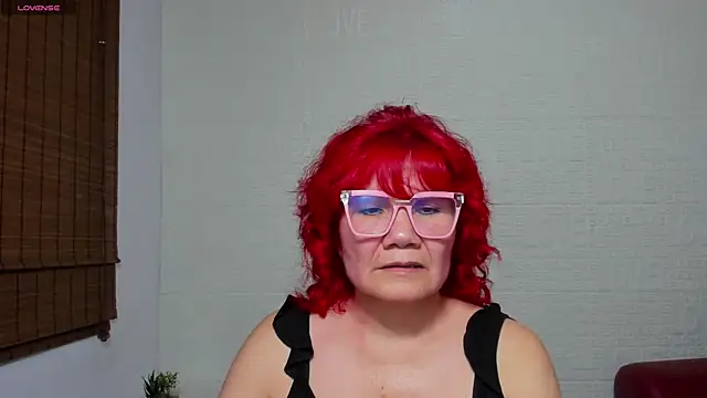 Salomeediaz  online show from February 24, 2025, 8:58 pm
