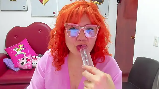 Salomeediaz  online show from April 18, 2026, 9:15 pm