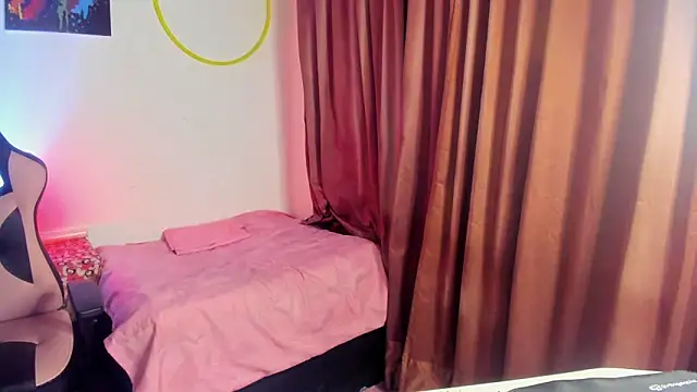 Snapshot of nicole_volkov chatting on December 17, 2024, 1:50 am nicole volkov online show from December 17, 2024, 1:50 am