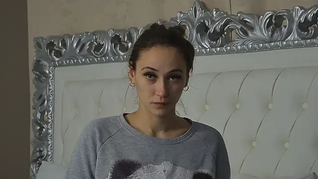 AliceMunro online show from October 19, 2025, 4:54 pm