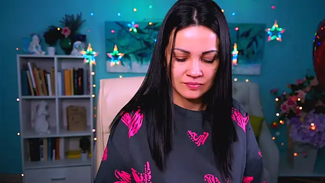 KarolinaRobinson online show from February 14, 2025, 7:33 pm