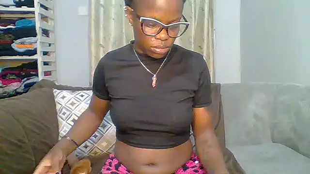 Snapshot of Petite_254 chatting on May 29, 2026, 10:16 pm Petite 254 online show from May 29, 2026, 10:16 pm