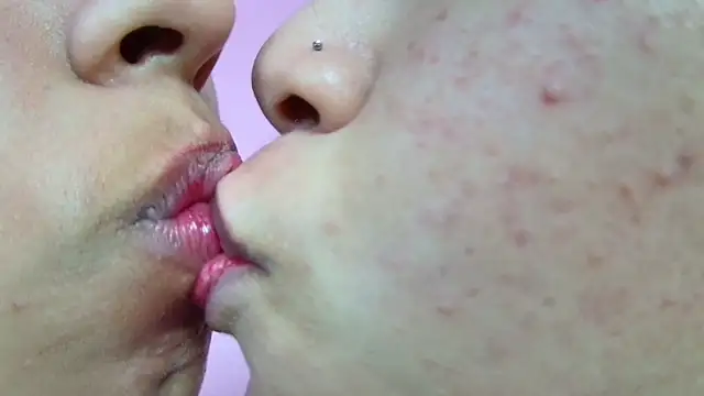 strawberrymia68 online show from February 26, 2025, 4:38 pm