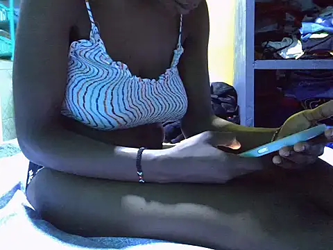 Snapshot of Lutyie chatting on November 28, 2025, 2:28 pm Lutyie online show from November 28, 2025, 2:28 pm