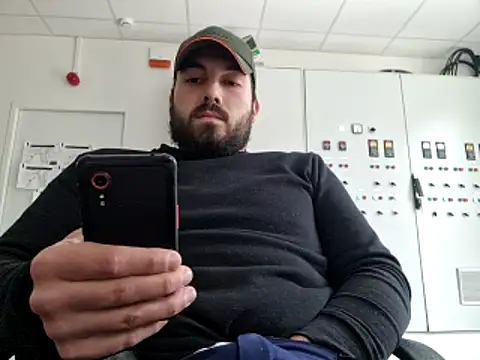 Leonormaldick online show from February 4, 2026, 10:54 am