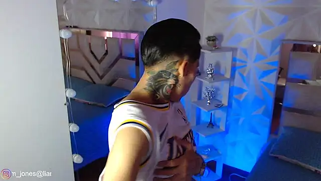 Jonesliam23 online show from April 5, 2026, 7:20 pm