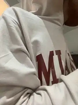 adaraSmiith online show from November 14, 2025, 11:58 am