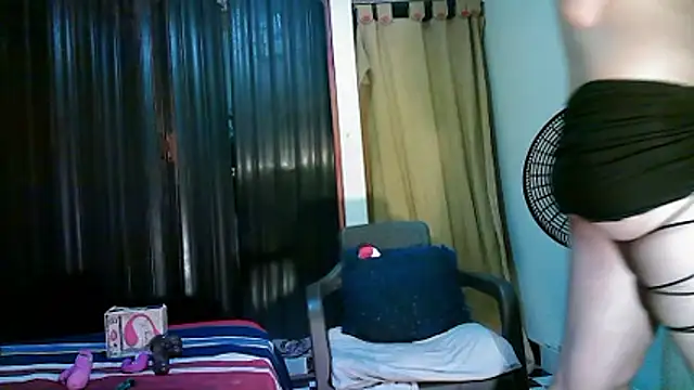 kimmiemm online show from March 19, 2026, 2:33 am