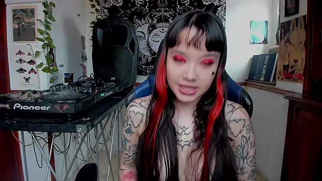 Snapshot of Demongirl6666 chatting on February 12, 2025, 4:44 pm Demongirl6666 online show from February 12, 2025, 4:44 pm