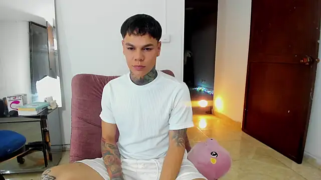 Jordyrodriiguez online show from October 23, 2025, 2:21 am