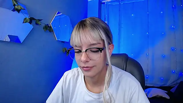 peyton golden1 online show from November 12, 2025, 3:32 am