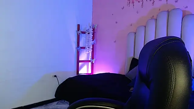 peyton golden1 online show from October 12, 2025, 3:30 am