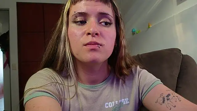 NEXT DOOR GIRL  online show from February 21, 2026, 10:23 pm