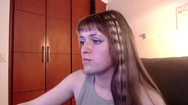 Snapshot of NEXT_DOOR_GIRL_ chatting on October 16, 2025, 8:17 pm NEXT DOOR GIRL online show from October 16, 2025, 8:17 pm