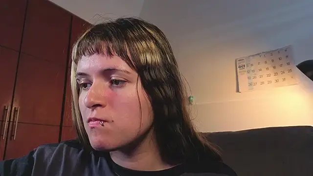 Snapshot of NEXT_DOOR_GIRL_ chatting on October 31, 2025, 2:35 pm NEXT DOOR GIRL online show from October 31, 2025, 2:35 pm