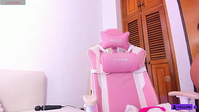 Caro martinezz online show from March 7, 2026, 5:03 am