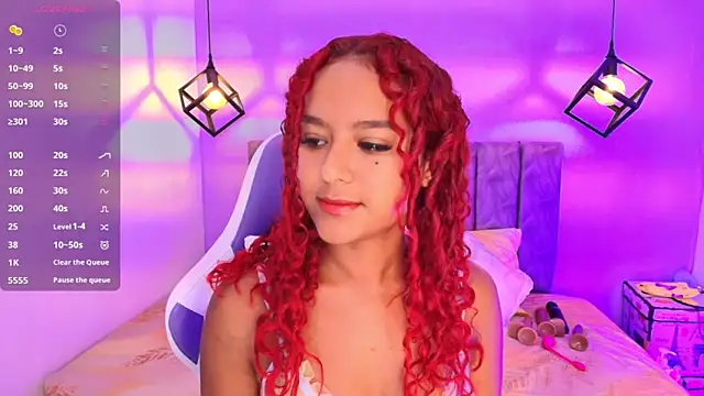 Snapshot of Sophiee_Velvet chatting on October 13, 2025, 3:24 pm Sophiee Velvet online show from October 13, 2025, 3:24 pm