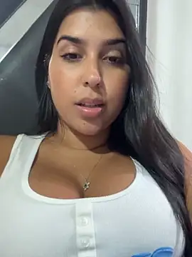 Snapshot of NiaSoler chatting on October 10, 2025, 9:04 pm NiaSoler online show from October 10, 2025, 9:04 pm