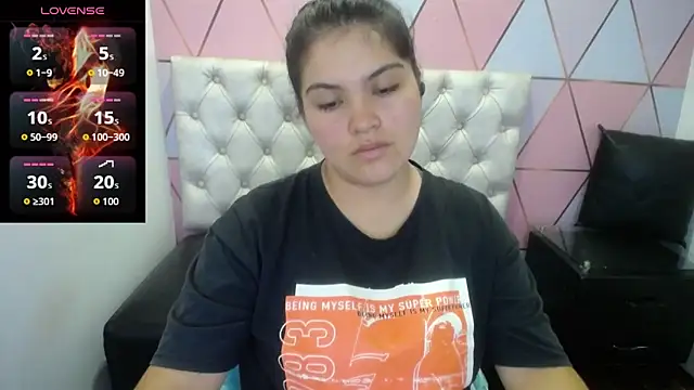 Snapshot of Marinasexxx chatting on October 17, 2025, 8:32 pm Marinasexxx online show from October 17, 2025, 8:32 pm