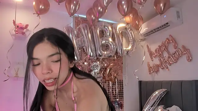 meganrossee69 online show from May 18, 2026, 9:30 pm