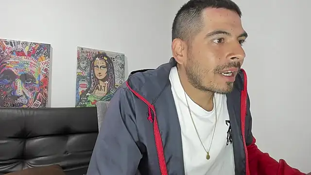 Snapshot of Himoreno25 chatting on October 20, 2025, 8:42 pm Himoreno25 online show from October 20, 2025, 8:42 pm