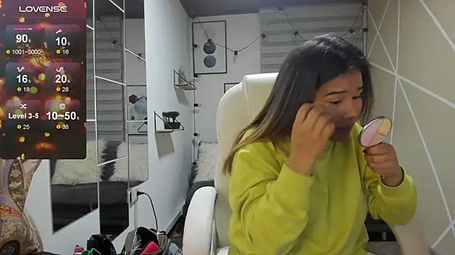 Enma  clark online show from November 30, 2025, 4:24 am