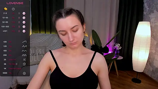Snapshot of annacooleman chatting on February 24, 2025, 8:49 am annacooleman online show from February 24, 2025, 8:49 am