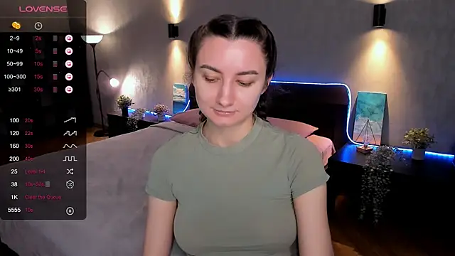 Snapshot of annacooleman chatting on February 19, 2025, 2:23 am annacooleman online show from February 19, 2025, 2:23 am