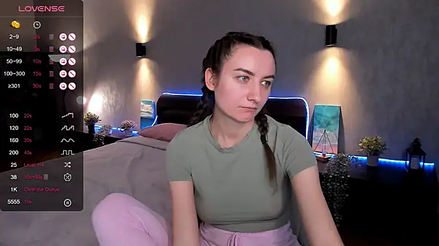 Snapshot of annacooleman chatting on February 18, 2025, 5:31 am annacooleman online show from February 18, 2025, 5:31 am