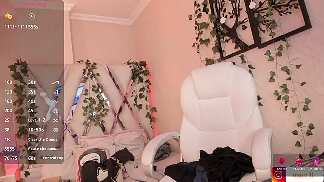 Punkys  online show from October 11, 2025, 5:47 pm