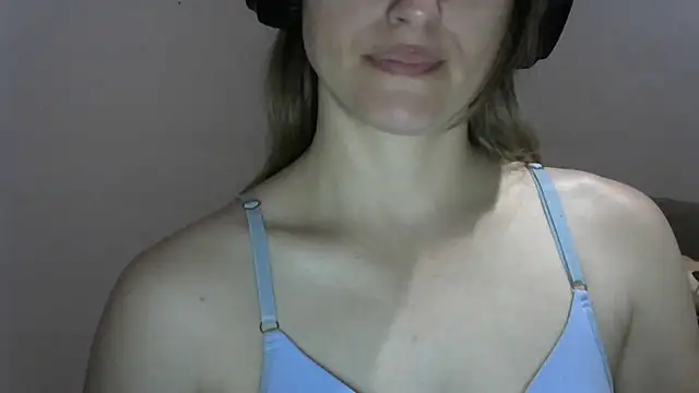 branca18hot online show from October 21, 2025, 9:25 pm