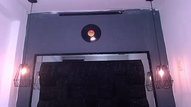 AndreaGil  online show from February 5, 2026, 7:21 pm