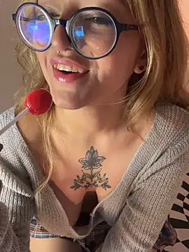 Snapshot of SweetJennaa chatting on February 12, 2026, 12:21 am SweetJennaa online show from February 12, 2026, 12:21 am