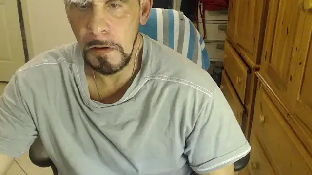 Snapshot of joeydee1 chatting on February 17, 2025, 11:02 am joeydee1 online show from February 17, 2025, 11:02 am