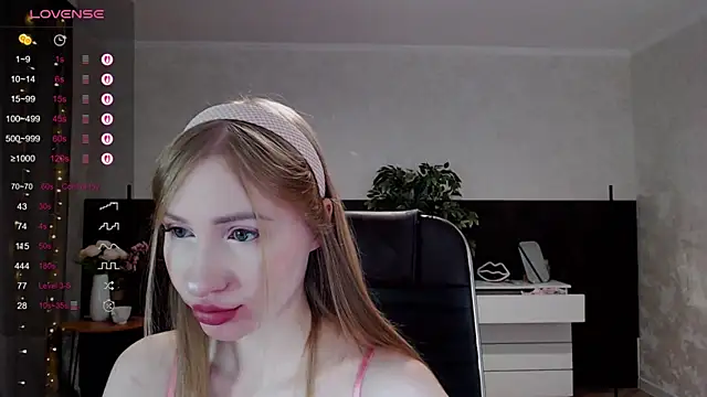 Snapshot of Cutie_Annie chatting on November 23, 2025, 2:54 am Cutie Annie online show from November 23, 2025, 2:54 am