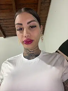 Zaratattoox online show from June 5, 2026, 11:32 pm