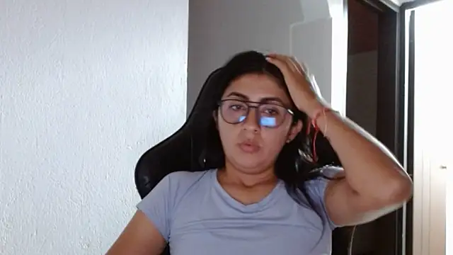 Snapshot of danna_peterson1 chatting on January 31, 2025, 9:48 pm danna peterson1 online show from January 31, 2025, 9:48 pm