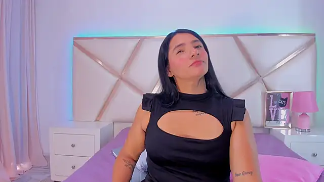 DashaFoxxx online show from October 7, 2025, 1:45 pm
