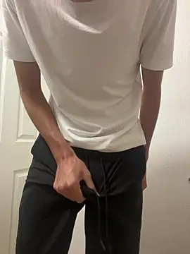 MephiticBermudas online show from September 30, 2025, 3:56 am