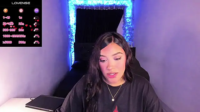 Snapshot of Mariana_Hasper_ chatting on February 24, 2025, 11:41 pm Mariana Hasper online show from February 24, 2025, 11:41 pm