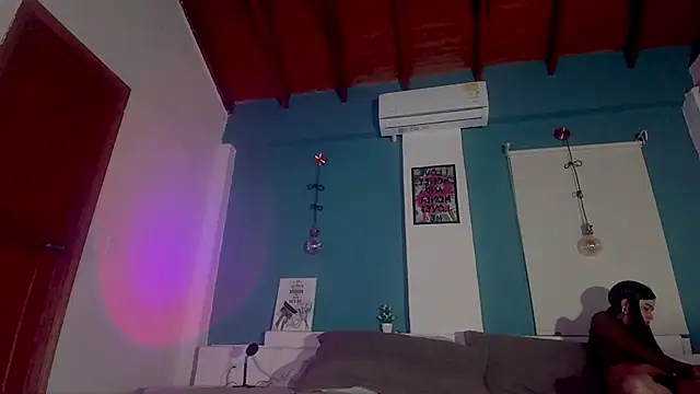 Snapshot of ariana-white- chatting on October 22, 2025, 2:22 am ariana-white- online show from October 22, 2025, 2:22 am