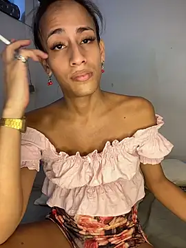 Snapshot of AlexaWarner chatting on August 7, 2026, 11:22 pm AlexaWarner online show from August 7, 2026, 11:22 pm