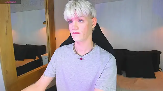 VladHellsing4 online show from March 19, 2026, 2:28 pm