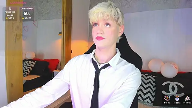 Snapshot of VladHellsing4 chatting on February 14, 2026, 2:28 pm VladHellsing4 online show from February 14, 2026, 2:28 pm