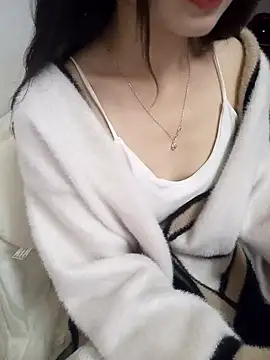 Snapshot of Lovely_kute chatting on February 26, 2025, 4:30 am Lovely kute online show from February 26, 2025, 4:30 am